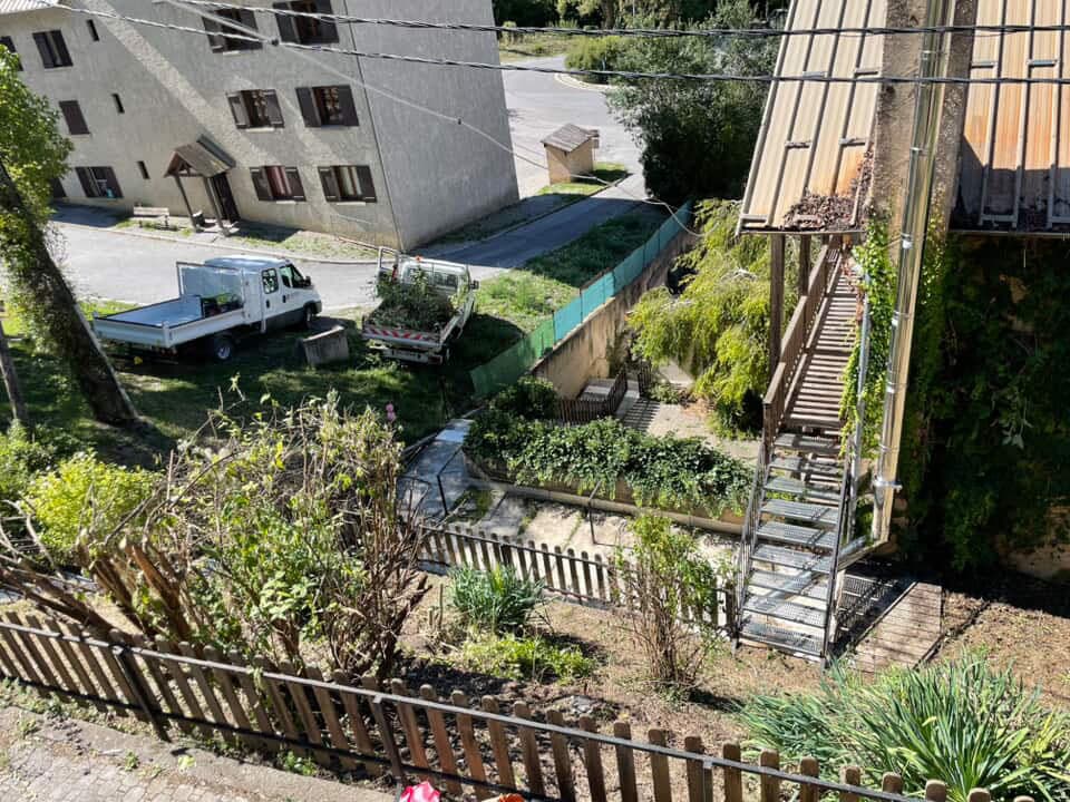 Jardin dégagé et nettoyé après intervention